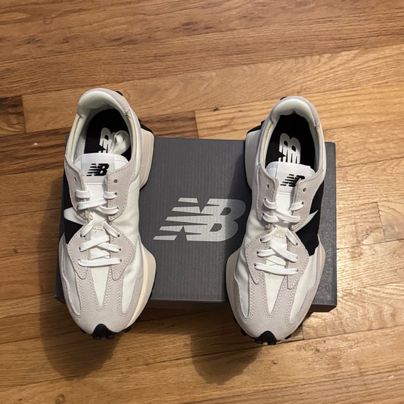 New Balance White Black Cream Low-Top Sneakers - Picture 6 of 8